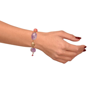 Bracciale argento donna con pietre pastello Kandy indossato