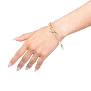 Bracciale con foglie, perle d'acqua dolce e zirconi - Aria indossato