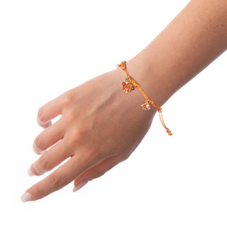 Bracciale cordino donna con ciondolo - Pesce tropicale-indossata