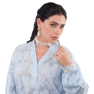 Collana Choker Multistrato Perle d’Acqua Dolce - Nara indossata