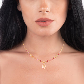 Collana estiva donna con ciondolo - Fiore di pesco INDOSSATA